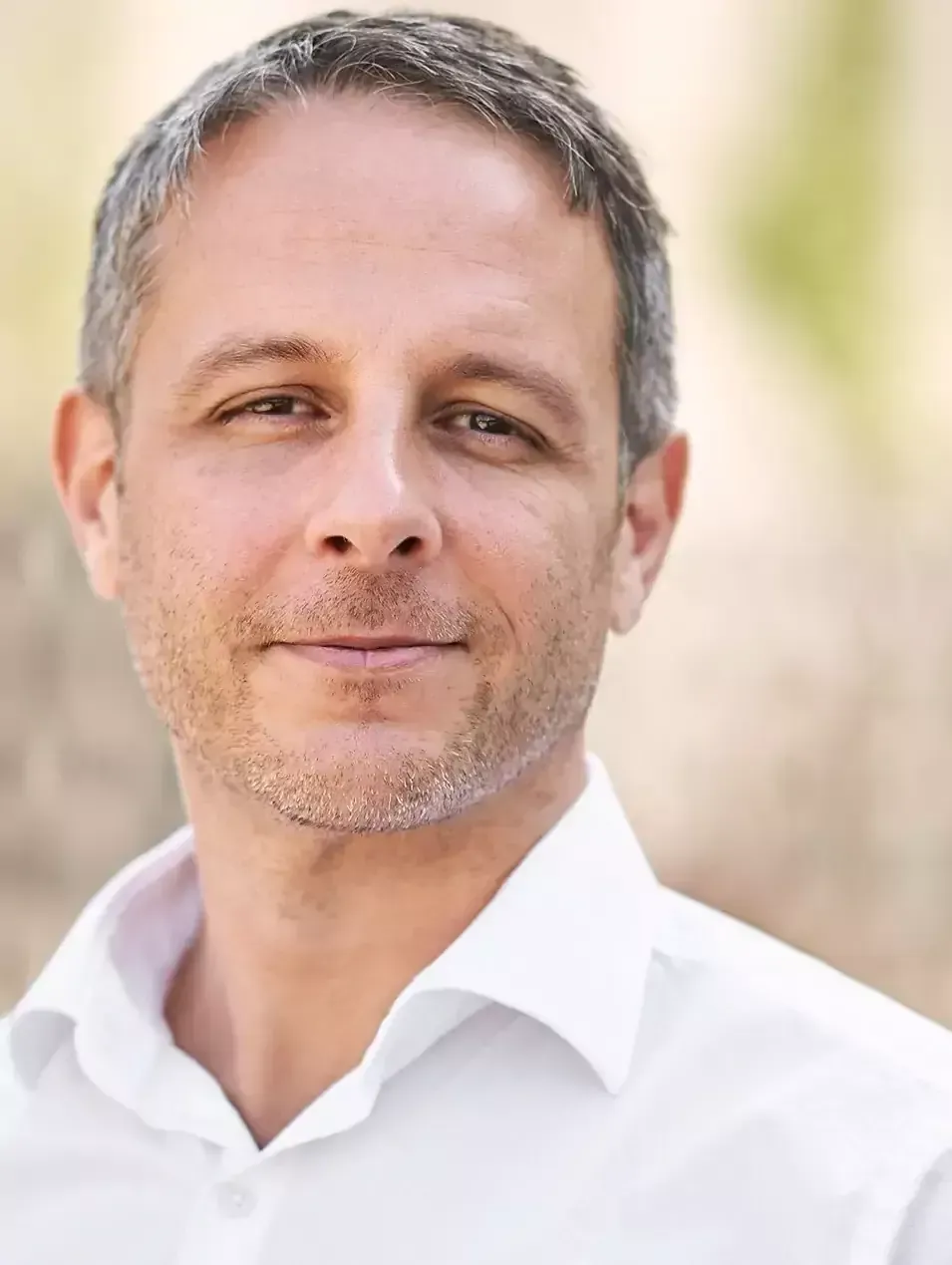 Dr. Raphael Schoen